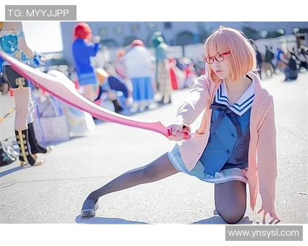 足球明星惊现漫展现场与二次元文化亲密接触引发热议